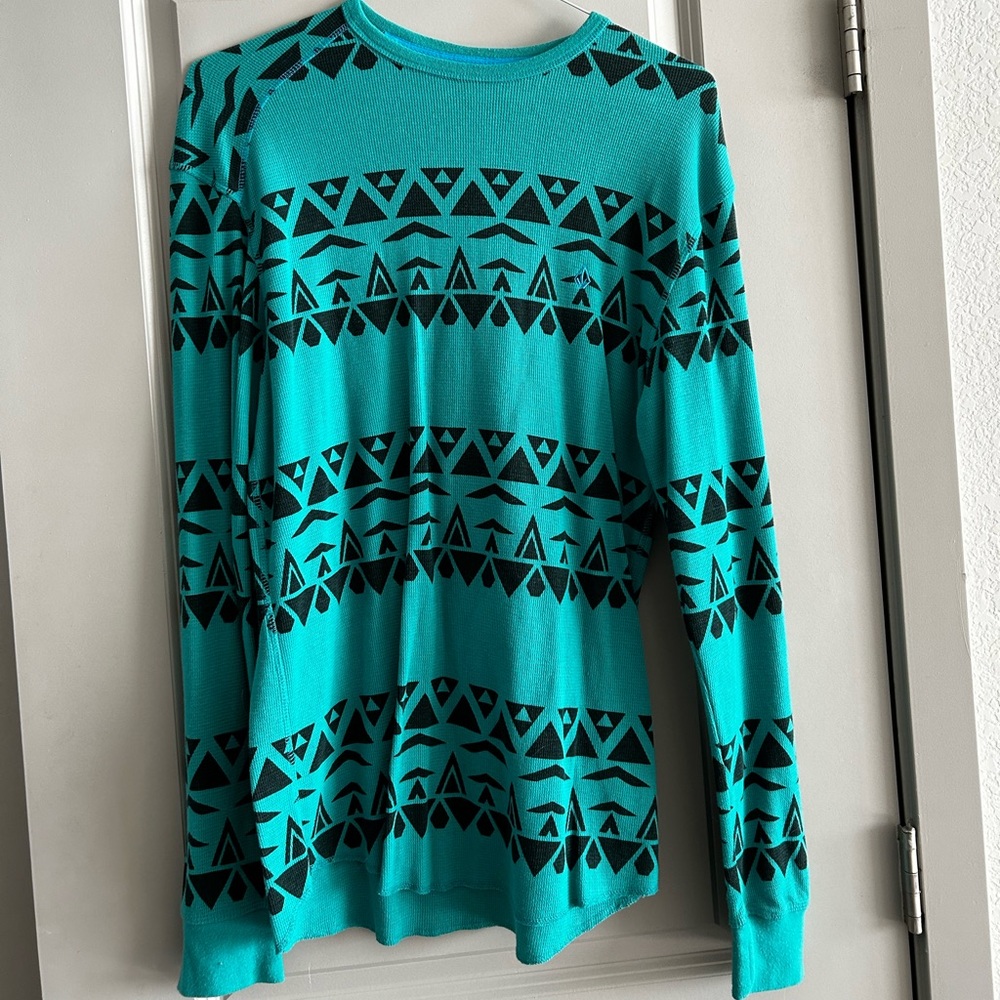 Vintage Volcom Thermal Long Sleeve Shirt - Teal & Black Tribal Print 
Size large